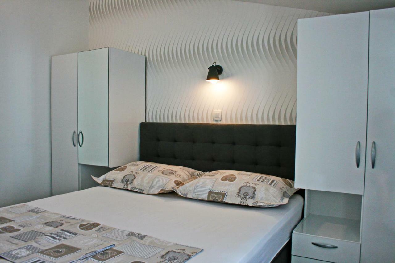Apartment Mira II ตราสนิสเซ ภายนอก รูปภาพ